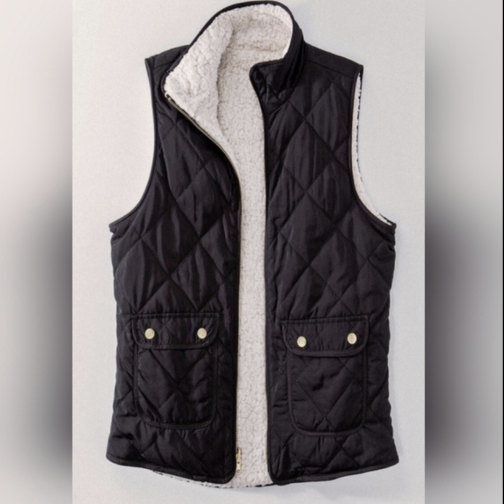 🥳HP🥳 1 Left! Incredibly Soft Perfect Reversible Sherpa Lined Puffer Vest - Picture 6 of 8